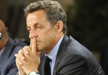 Франсуа Фийон, премьер-министр при президенте Николя Саркози, набрал 44,1 % голосов избирателей в первом туре праймериз партии «Республиканцы»