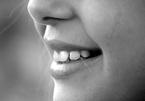 Группа исследователей, представляющих Университета Квинсленда выяснила, что между качеством романтических отношений  здоровьем зубов существует взаимосвязь