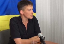 В прямом эфире одного из украинских телеканалов журналисты отрезали у депутата Верховной рады Надежды Савченко клок волос, чтобы проверить парламентария на употребление наркотиков