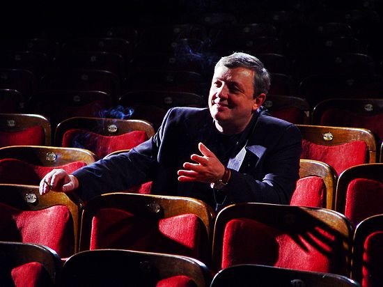 С 2000 по 2014 годы Владимир Магар был художественным руководителем театра имени А. В. Луначарского.
