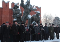 Возле Мемориала воинам-сибирякам на 42-м километре Волоколамского шоссе под Москвой открыли аллею памяти воинам нашего региона