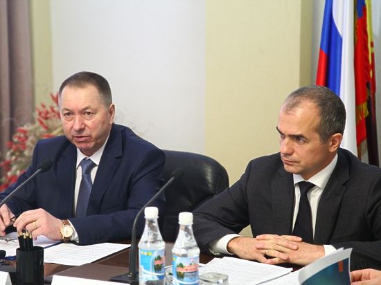 Глава администрации столицы республики Алексей Ладыков и министр МВД Чувашии Сергей Неяскин провели встречу в формате открытого диалога.