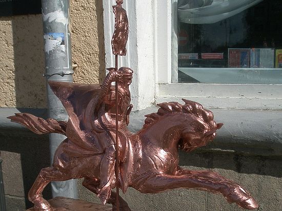 Появление памятника князю Довмонту на коне в центре Пскова, кажется, уже никого не удивит.