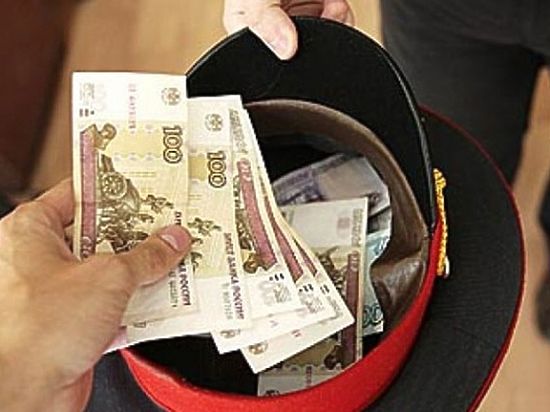 Уйти от уголовной ответственности полицейский Акбулакского района предлагал за 200 000 рублей 