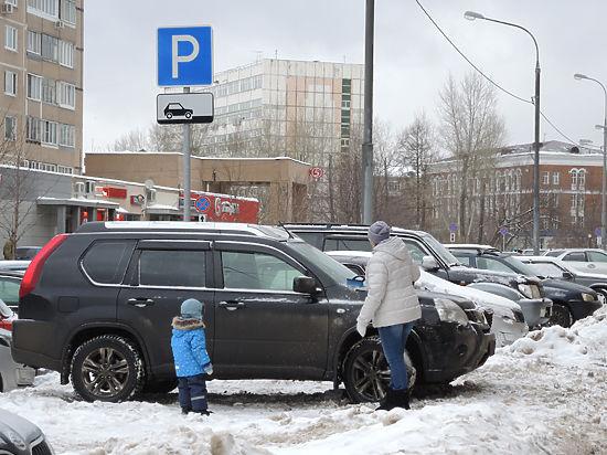 Неразбериха в правилах паркования вынуждает жителей просить расширить зону платной стоянки