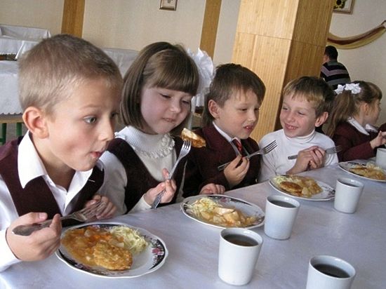 Роспотребнадзор выявил нарушения в организации питания в школьных столовых Хабаровска