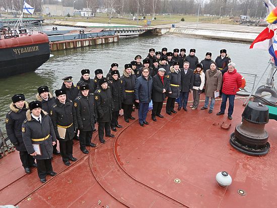 Делегация из Серпухова посетила подшефный корабль