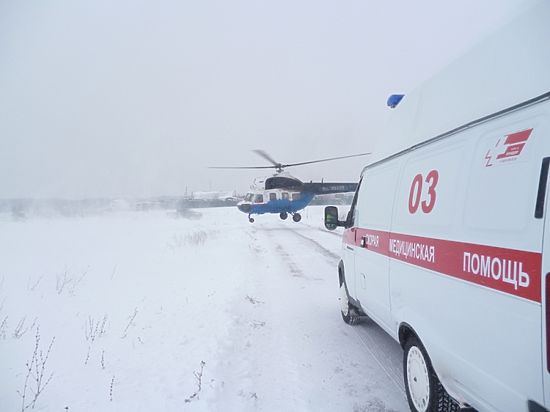 К выжившим на пожаре в Грачевском районе  пострадавшим врачей доставили на вертолете 