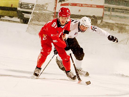 В начале декабря после матча красноярских хоккеистов в Кемерово,  над «Енисеем» сгустились тучи. 