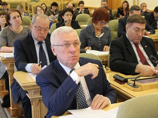 Депутаты бюджетно-финансового комитета обсудили очередные поправки в областной бюджет на этот год. 
