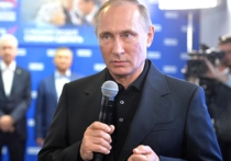 Еще до своей традиционной речи под бой Курантов президент Путин 28 декабря, на приеме в честь Нового года, назвал уходящий год более сложным, чем 2015-й