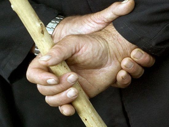 В Шарлыкском районе мужчина избил пенсионера из-за 8 тысяч рублей
