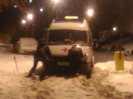 Жители Ижевска негодуют по поводу бездействия властей по уборке снега