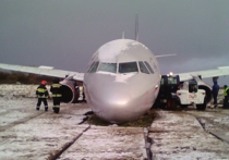 Вторым рождением успели окрестить момент аварийной посадки Airbus A321 в калининградском аэропорту Храброво пассажиры рейса «Москва-Калининград», во время посадки которого отвалилась передняя стойка шасси