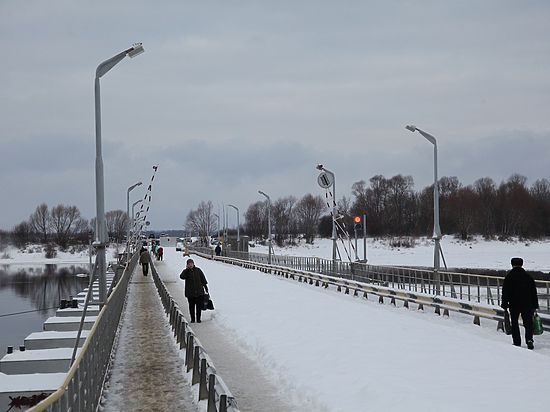 Установлен наплавной мост через Оку в Павловском районе Нижегородской области