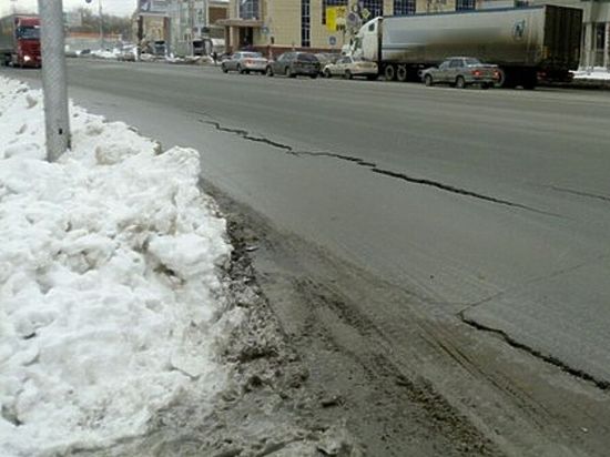 Мороз разорвал дорогу в Костроме