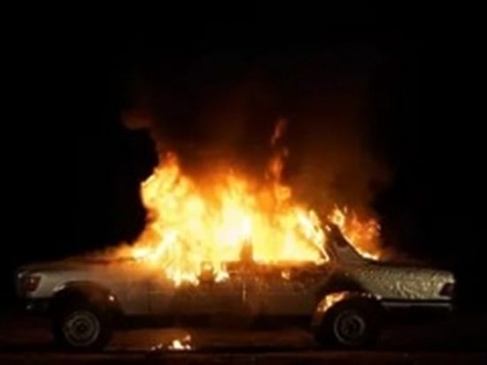 Ночью в Оренбурге на улице Диагностики сгорело два автомобиля 