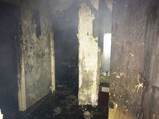 В Кировском районе МЧС вытащили из горящей пятиэтажки 16 человек