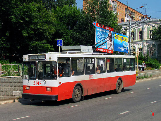 В Ижевске пострадала пенсионерка при падении в троллейбусе
