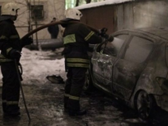 Три автомобиля сгорели в понедельник в Костромском регионе