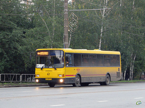 Сегодня в Ижевске у одного из автобусов, находящихся на линии, отпала дверь