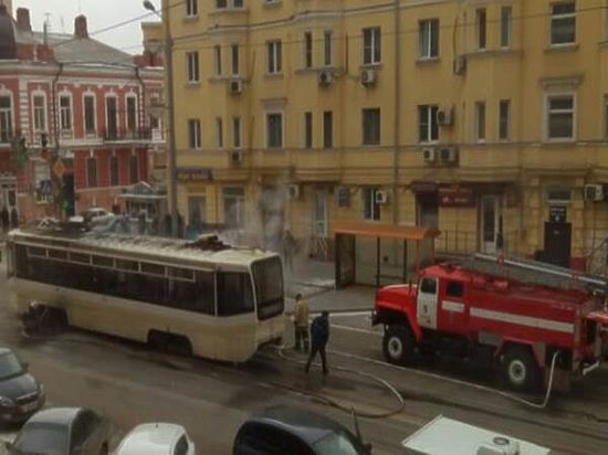 В Ростове на Горького горел трамвай с пассажирами