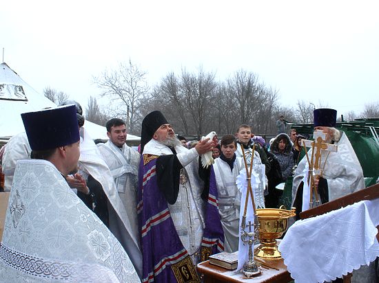 Православный праздник с размахом отметили на городском озере 