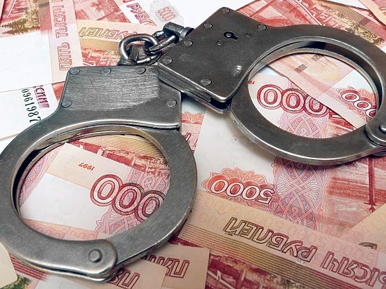 Сотрудница банка в Соль-Илецке обманула клиента на 52 тысячи рублей