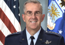 Начальник Космического командования ВВС США генерал Джон Хайтен утверждает, что Россия разрабатывает лазерное оружие для уничтожения спутников