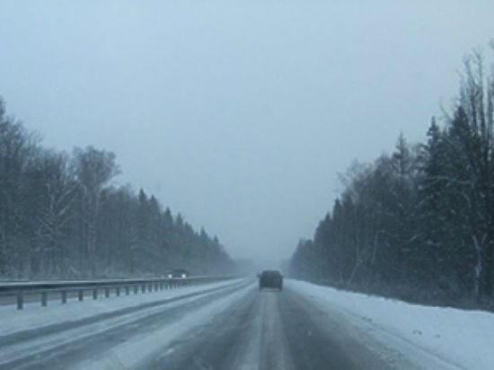 Дорожники устраняют последствия разгула снежной бури