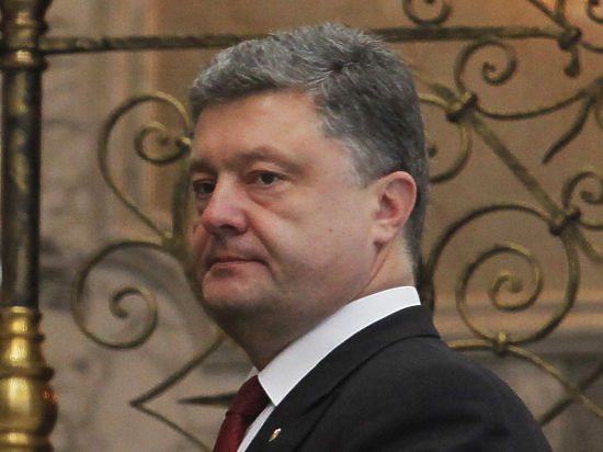 Президент Украины прервал визит в ФРГ из-за обострения ситуации в Авдеевке
