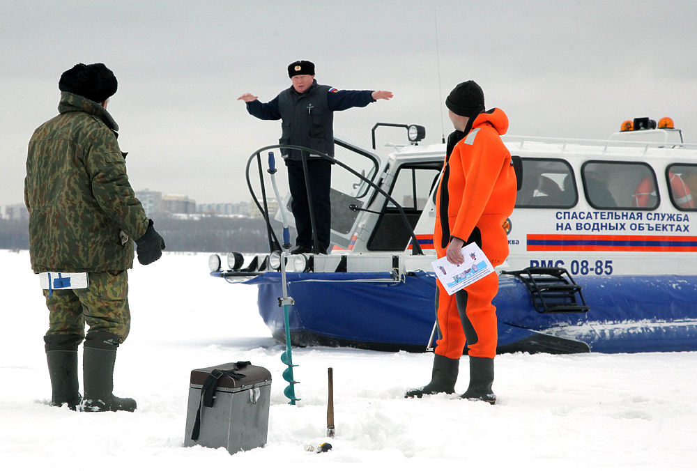 Спасатели открыли секреты "ловли" рыбаков-экстремалов