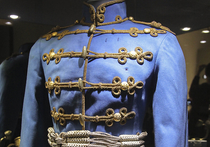 На выставке мундиров показывают, что носили «металлисты» 220 лет назад
