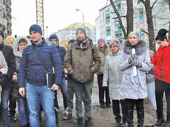 Жители ЖК «Большая Восточно-Кругликовская» организовали пикет проитв создания парковки на месте парка