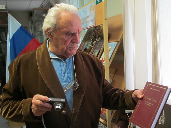 А в этом году ростовчанин-долгожитель собирается издать книгу о своей эпохе.