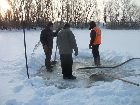 В Костромской области борются с замором рыбы