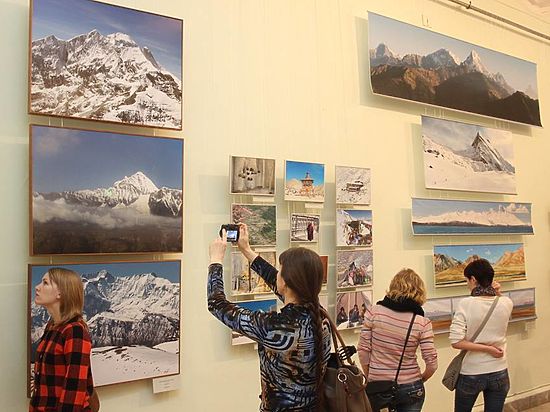 Насладитесь фотографиями Эвереста и его окрестностей, пройдя по следам самарских альпинистов
