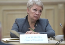 Глава Минобрнауки Ольга Васильева заявила, что этим летом при наборе на 1-й курс ни один  вуз не должен снижать порог ЕГЭ ниже 60 баллов