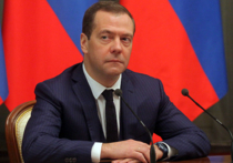 Российские феминистки получат подарок от Дмитрия Медведева: на встрече с Валентиной Матвиенко глава правительства заявил, что 8 марта подпишет Национальную стратегию действий в интересах женщин, которая избавит россиянок от проявлений сексизма