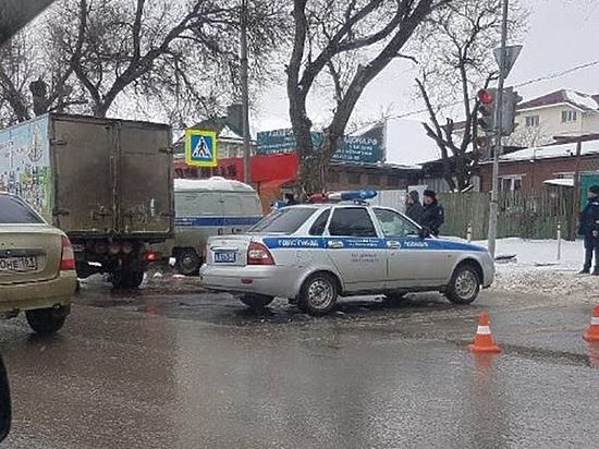 В Ростове водитель «ГАЗели» сдавал назад и насмерть сбил пенсионерку 