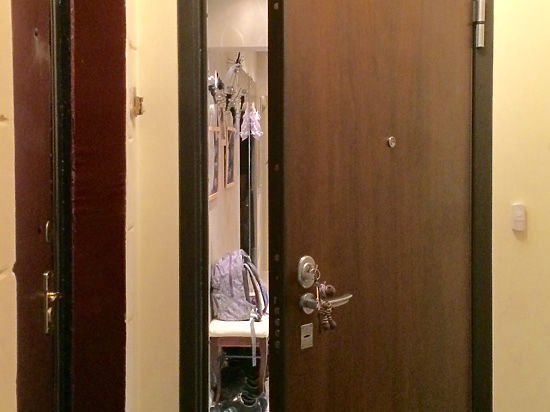 Москвичи пять лет спорят, в какую сторону должна открываться квартирная дверь