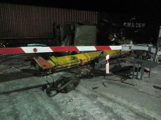 В Тайшетском районе поезд врезался в автокран по вине нетрезвого водителя