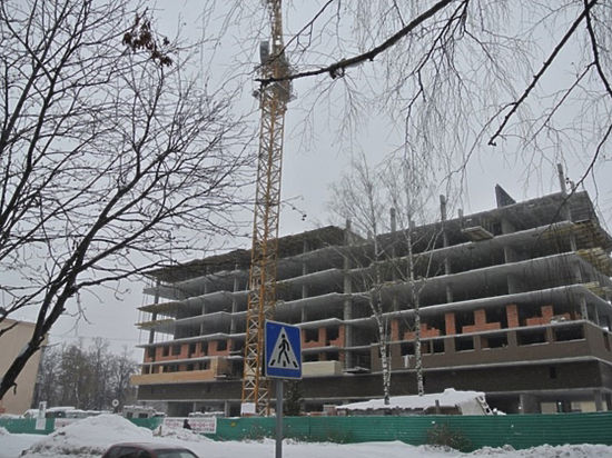 Алексей Ладыков раскритиковал застройщика нового 18-этажного дома
