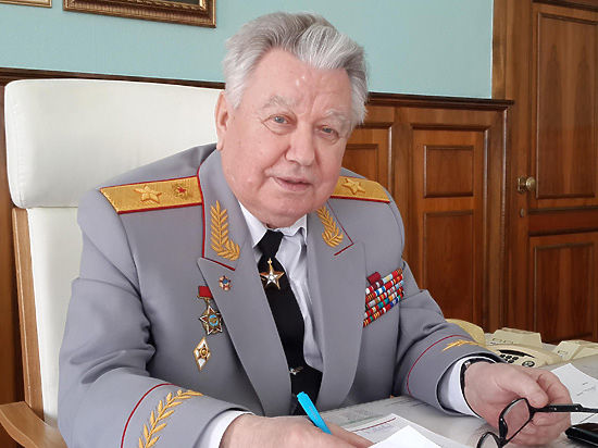 Генерал Виктор Ермаков поздравил с Днем защитника Отечества