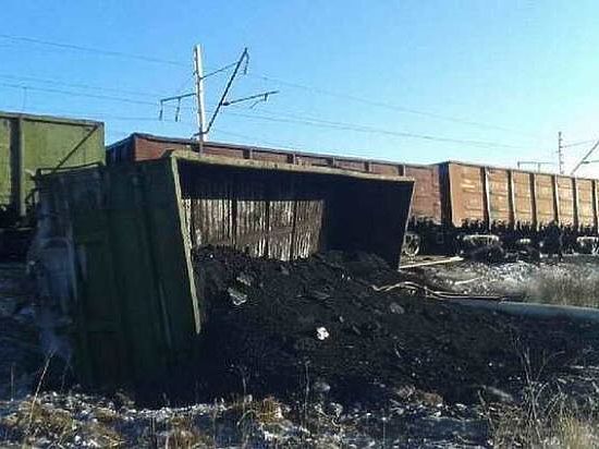 В Иркутской области с рельсов сошли 15 вагонов грузового поезда