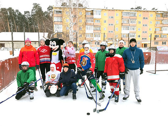 Фонд «Общество Малышева 73» подарил хоккеистам из уральского детдома поездку  на турнир Владислава Третьяка