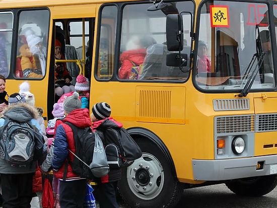 По всей России, а наш регион не исключение, продолжают оптимизировать расходы на образование. Как сообщает kommersant.ru, до 2018 года в России планируется закрытие 3639 школ и детских садов в селах.