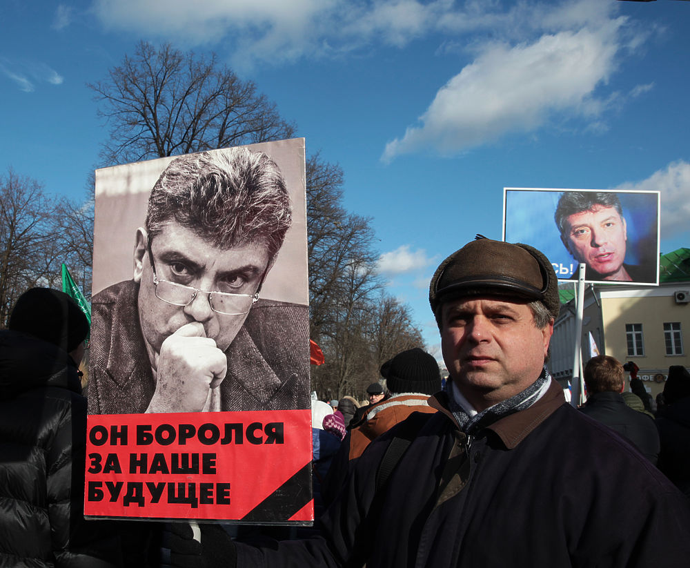 Марш памяти Немцова в Москве возглавили Яшин и "зеленый" Касьянов