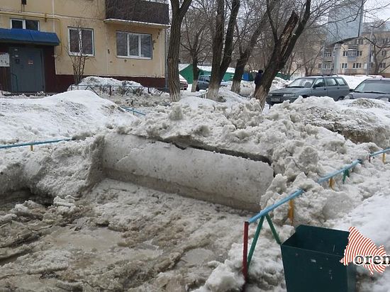В Оренбурге из-за таяния снега объявлен режим ЧС