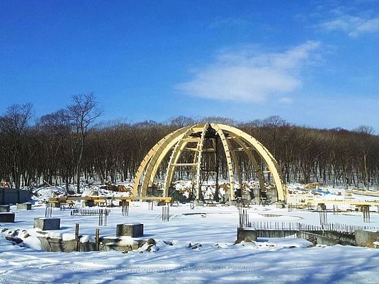 Малый купол приморского Колизея смонтировали на острове Русский 